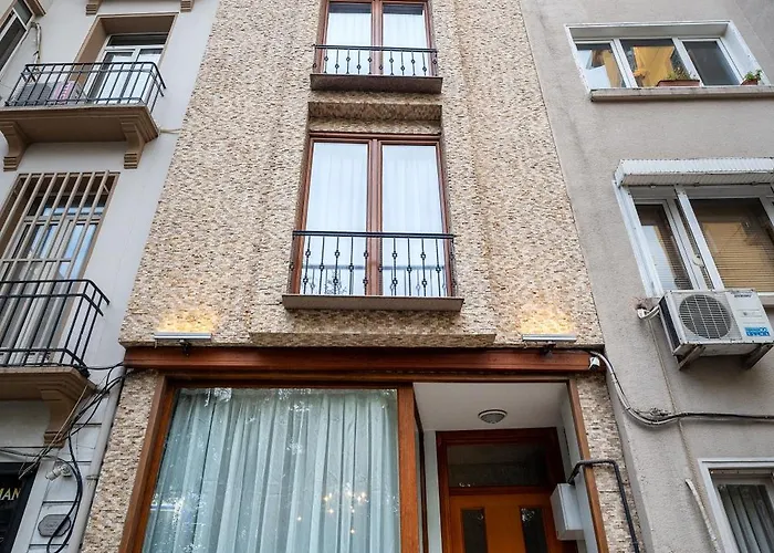 Pia Homes- Guemuessuyu Aparthotel